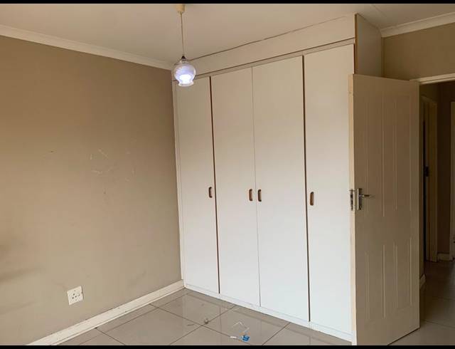 2 BEDROOM PROPERTY TO RENT IN MEER EN SEE